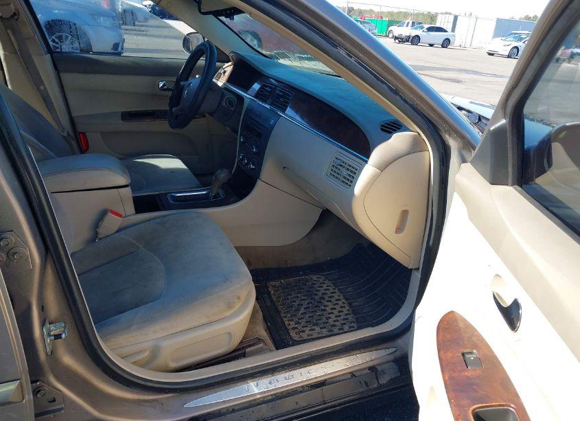 Photo 5 of 2007 Buick Lacrosse CX (VIN 2G4WC582371189936)
