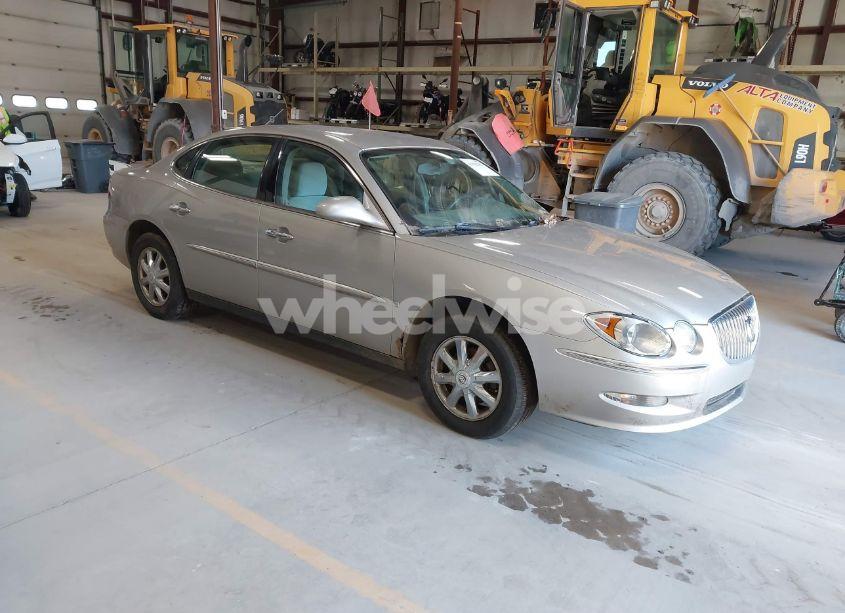2008 Buick Lacrosse CX (VIN 2G4WC582781132110) main photo