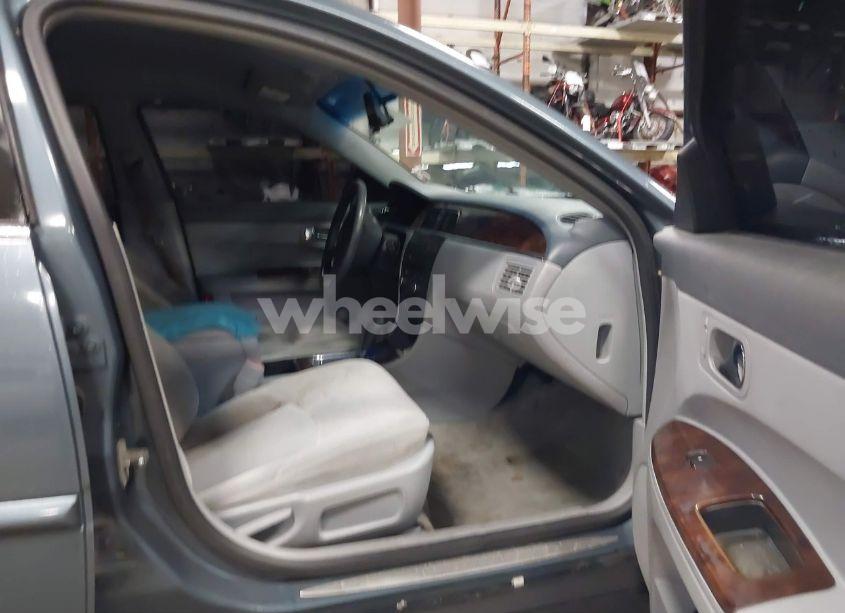 Photo 5 of 2007 Buick Lacrosse CX (VIN 2G4WC582871138027)