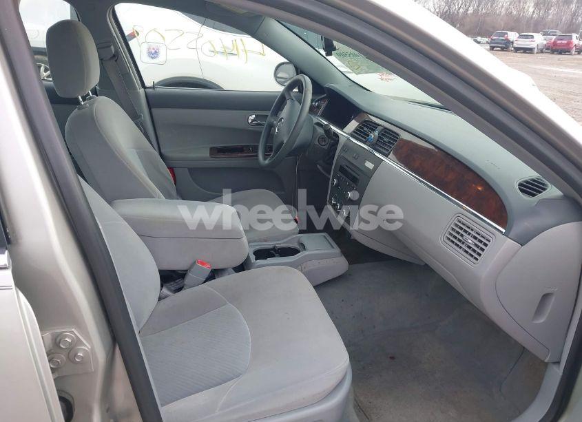 Photo 5 of 2007 Buick Lacrosse CX (VIN 2G4WC582X71247881)