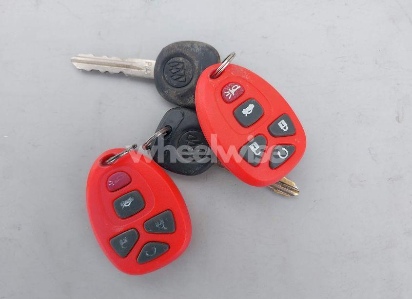 Photo 11 of 2005 Buick Lacrosse CXS (VIN 2G4WE567551229939)