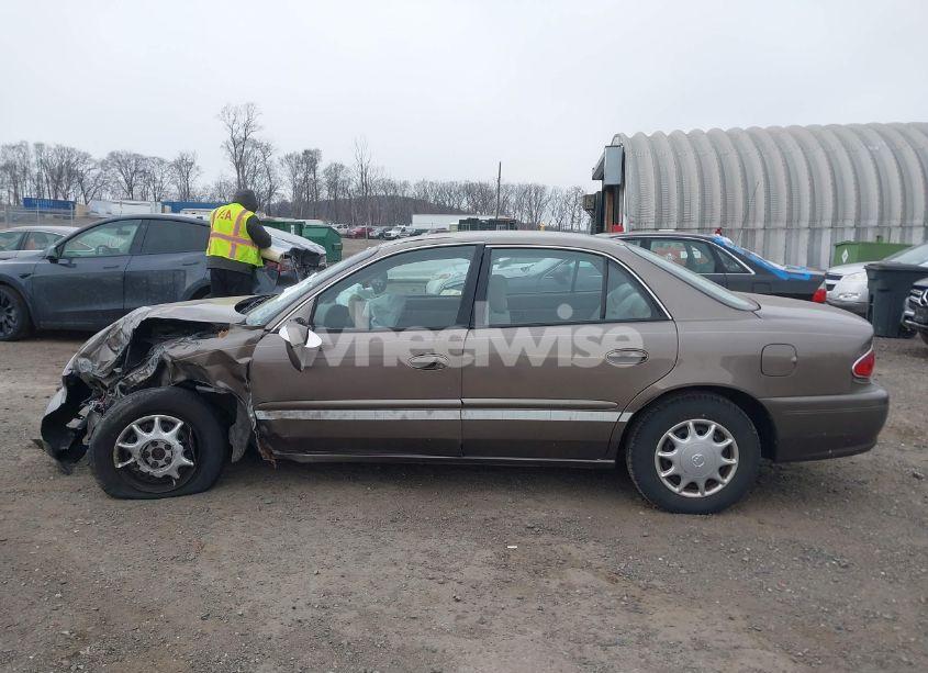 Photo 14 of 2004 Buick Century (VIN 2G4WS52J241303262)