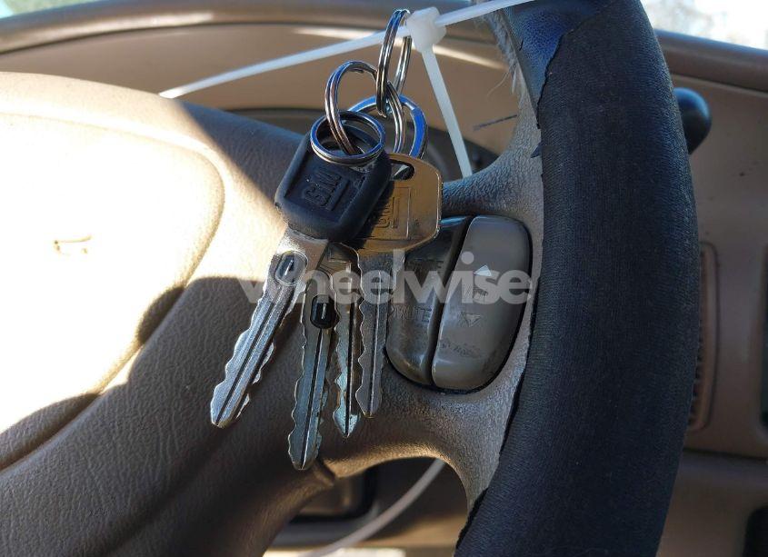 Photo 11 of 2002 Buick Century CUSTOM (VIN 2G4WS52J721154814)