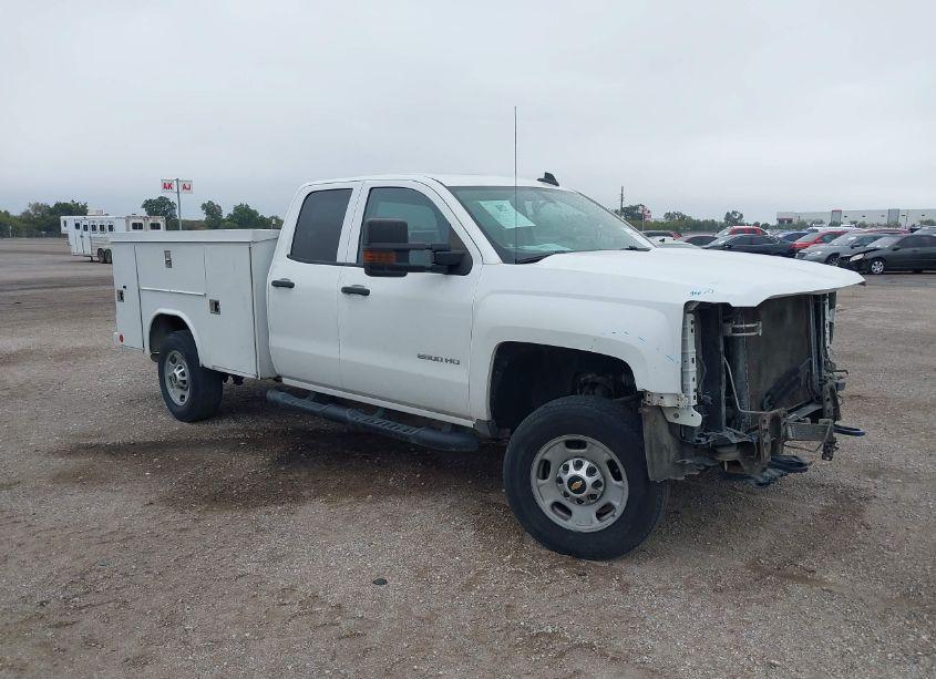 2019 Chevrolet Silverado 2500HD WT (VIN 2GB2CREG4K1218769) main photo