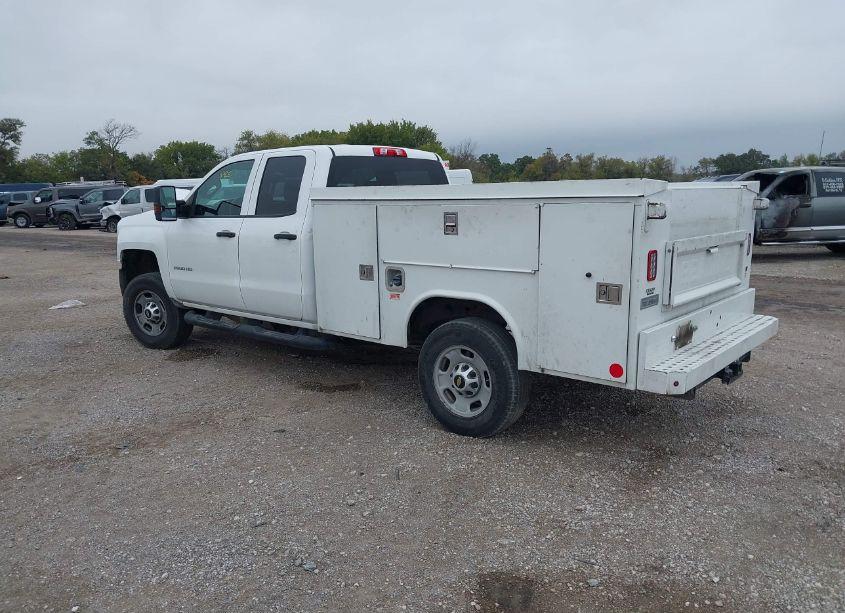 Photo 3 of 2019 Chevrolet Silverado 2500HD WT (VIN 2GB2CREG4K1218769)