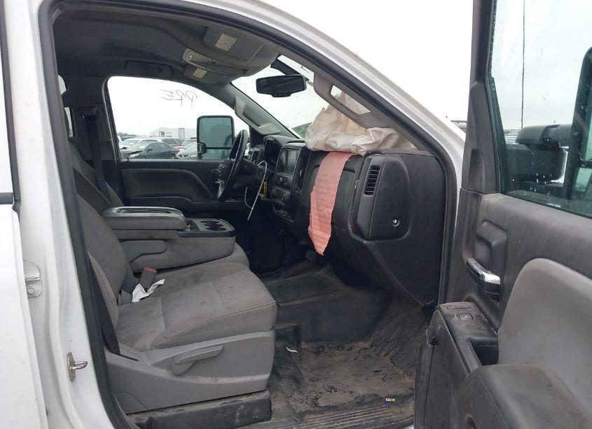 Photo 5 of 2019 Chevrolet Silverado 2500HD WT (VIN 2GB2CREG4K1218769)