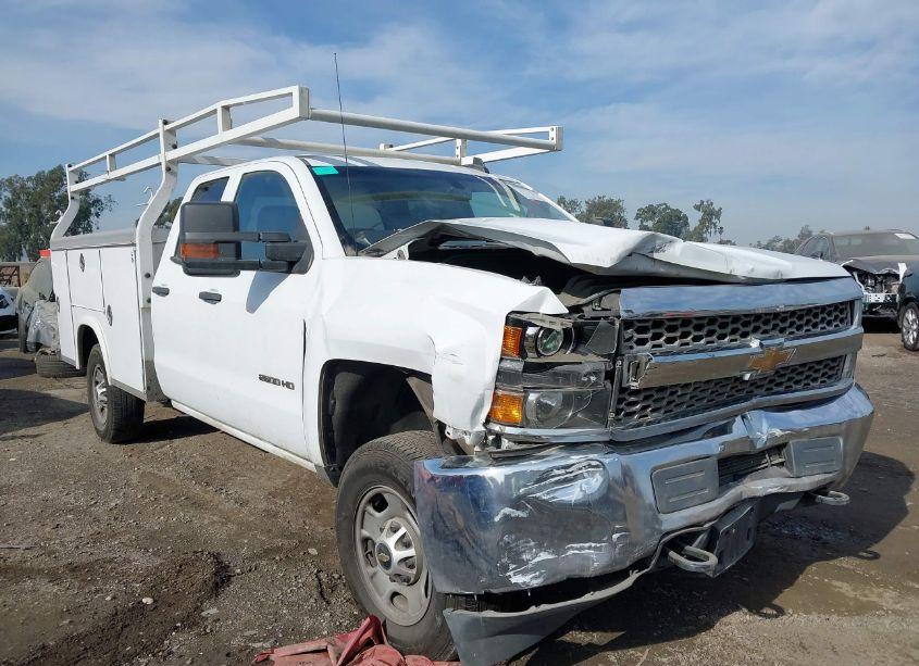 2019 Chevrolet Silverado 2500HD WT (VIN 2GB2CREG5K1218375) main photo