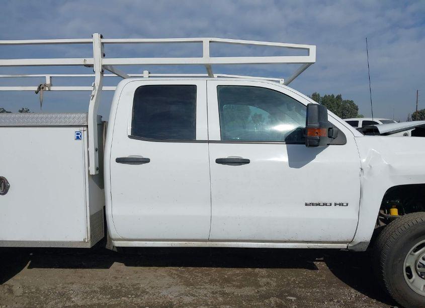 Photo 13 of 2019 Chevrolet Silverado 2500HD WT (VIN 2GB2CREG5K1218375)