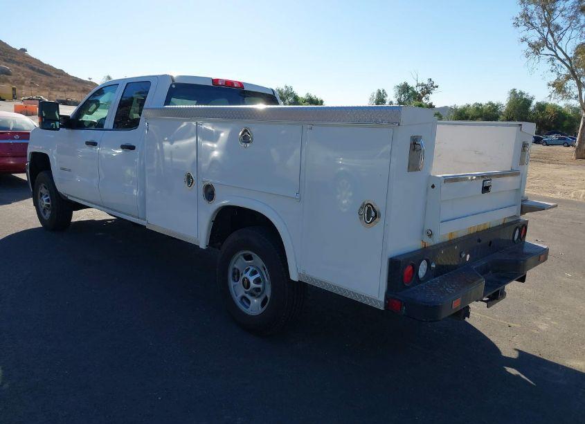 Photo 3 of 2019 Chevrolet Silverado 2500HD WT (VIN 2GB2CREG5K1219672)