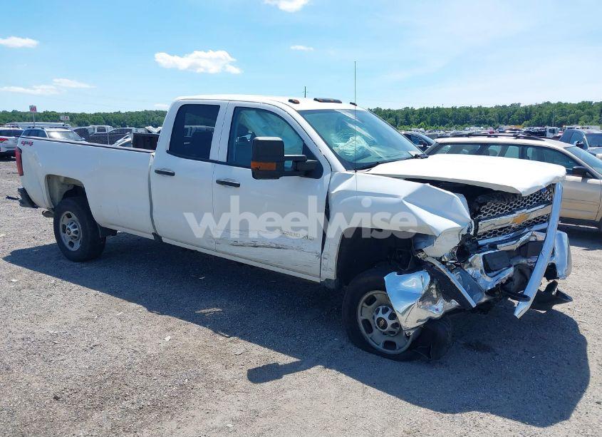 2019 Chevrolet Silverado 2500HD WT (VIN 2GB2CREG5K1232910) main photo