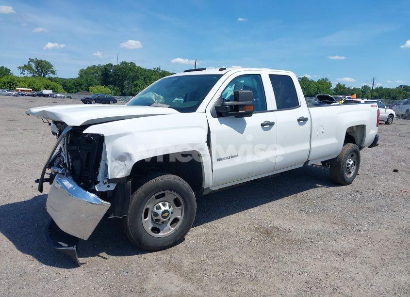 Photo 2 of 2019 Chevrolet Silverado 2500HD WT (VIN 2GB2CREG5K1232910)