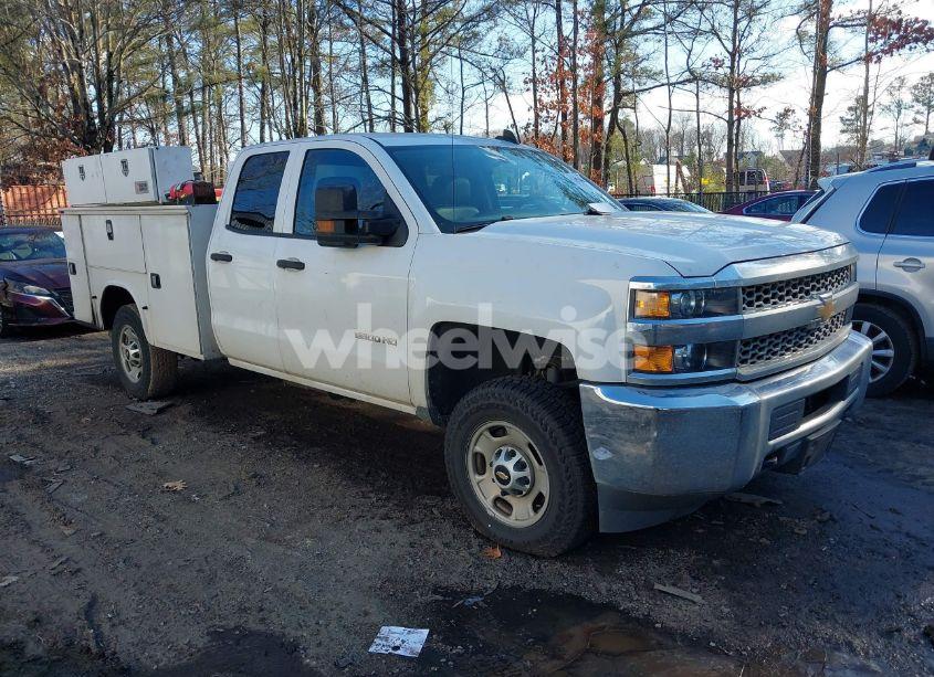 2019 Chevrolet Silverado 2500HD WT (VIN 2GB2KREG7K1219823) main photo