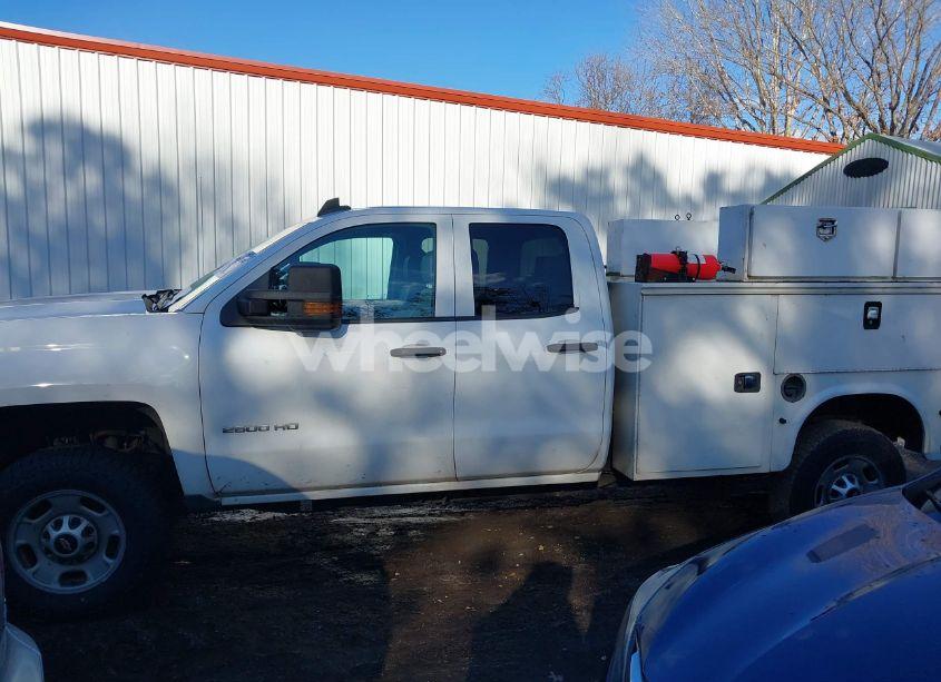 Photo 14 of 2019 Chevrolet Silverado 2500HD WT (VIN 2GB2KREG7K1219823)