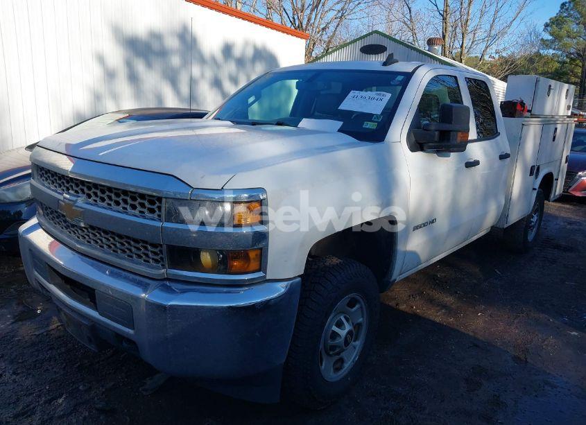 Photo 2 of 2019 Chevrolet Silverado 2500HD WT (VIN 2GB2KREG7K1219823)