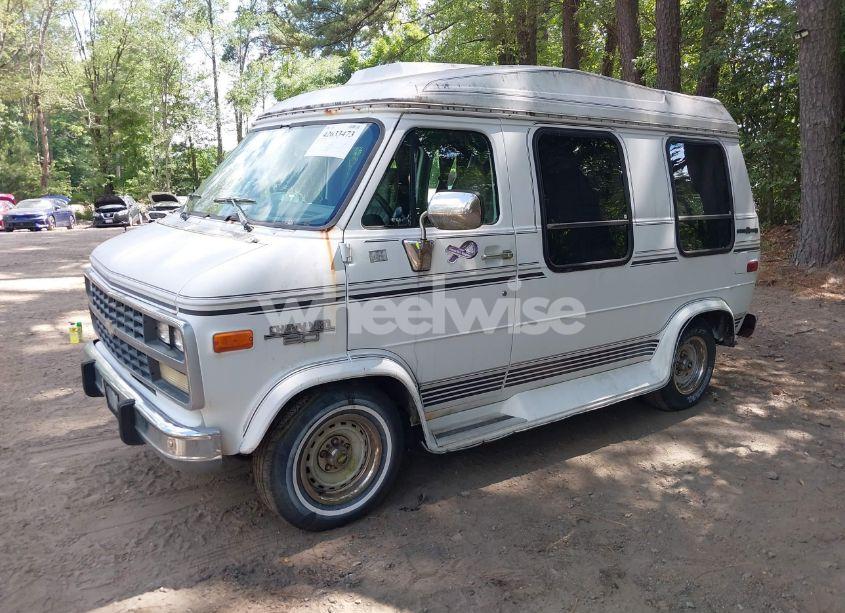 Photo 2 of 1993 Chevrolet G20 (VIN 2GBEG25Z8P4137449)