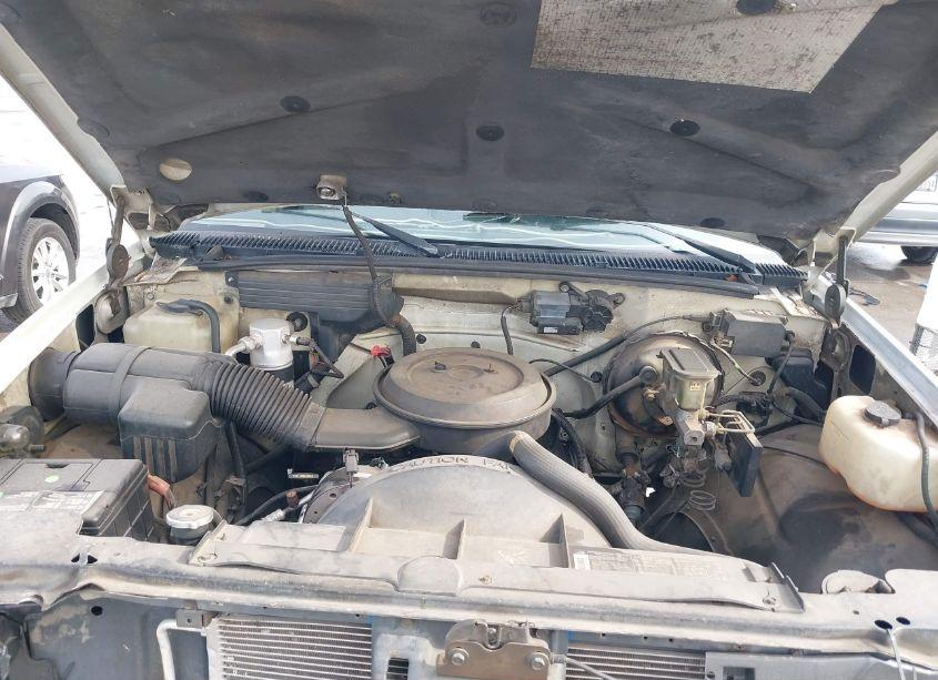 Photo 10 of 1993 Chevrolet Gmt-400 K1500 (VIN 2GBEK19K0P1252828)