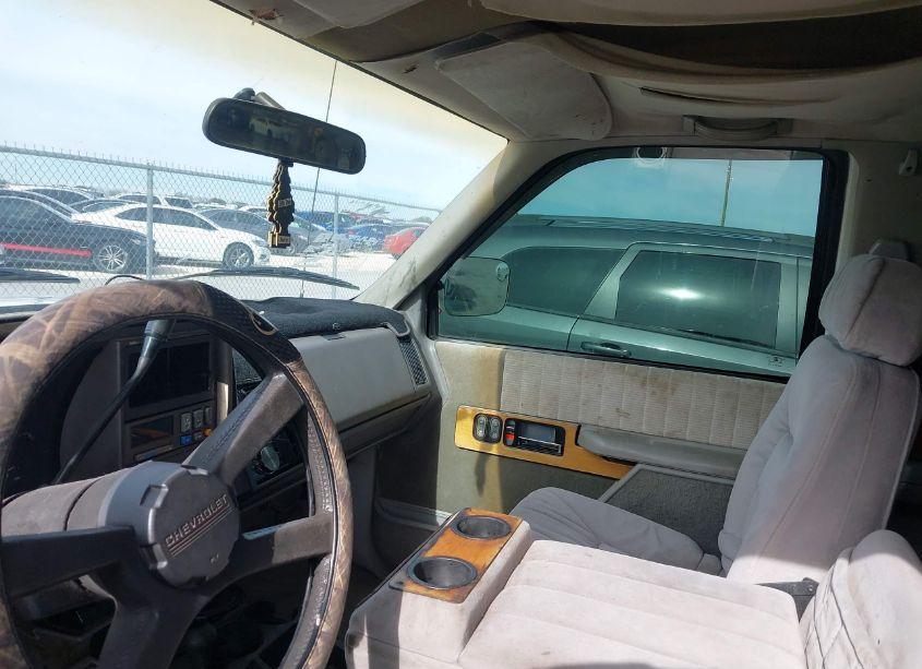 Photo 5 of 1993 Chevrolet Gmt-400 K1500 (VIN 2GBEK19K0P1252828)