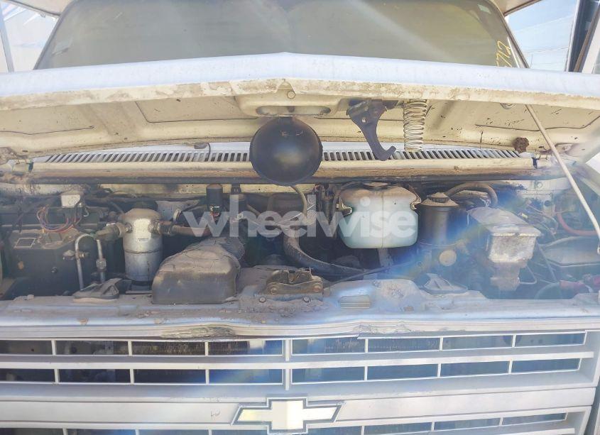 Photo 10 of 1989 Chevrolet G30 (VIN 2GBJG31K2K4145648)