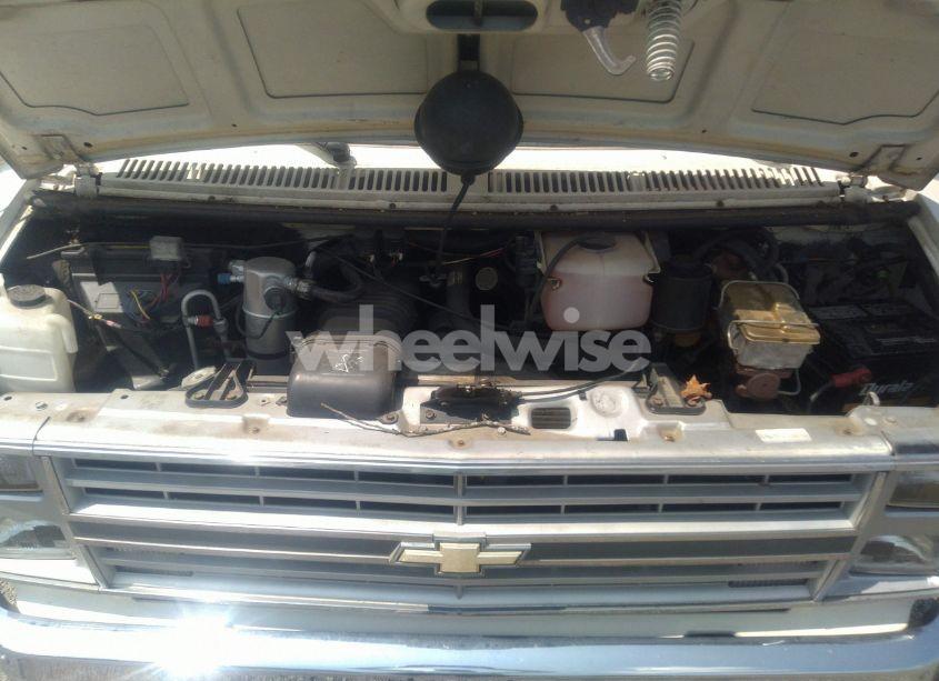 Photo 10 of 1990 Chevrolet G30 (VIN 2GBJG31K4L4133440)