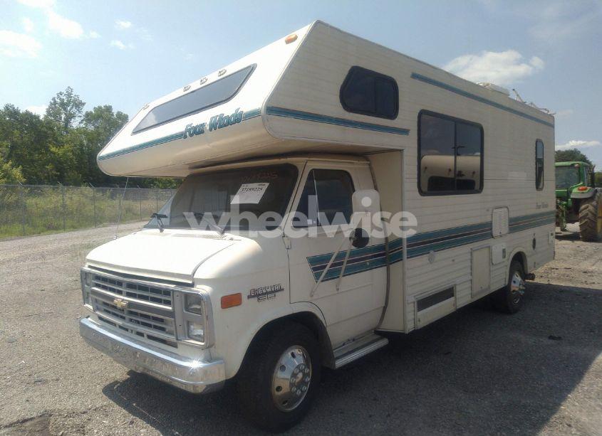 Photo 2 of 1990 Chevrolet G30 (VIN 2GBJG31K4L4133440)