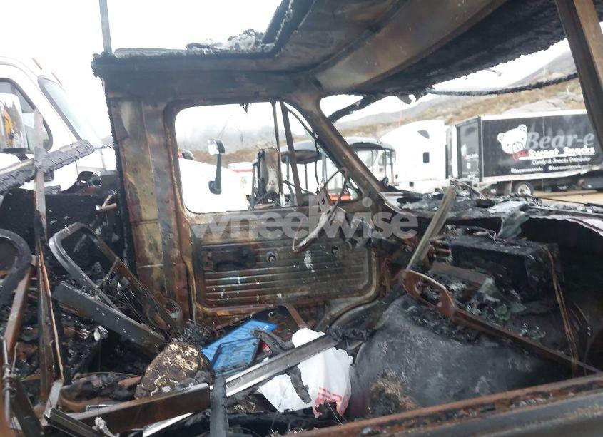 Photo 5 of 1983 Chevrolet G30 (VIN 2GBJG31M1D4164731)