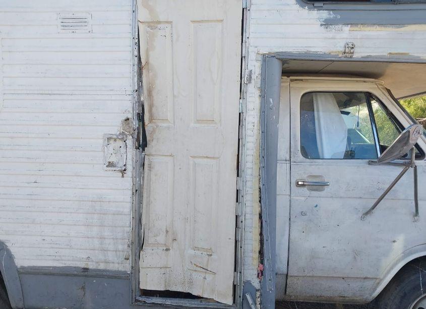 Photo 6 of 1982 Tioga G30 (VIN 2GBJG31M2C4113382)