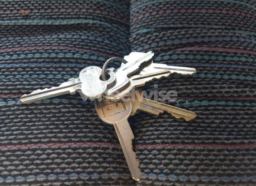 Photo 10 of 1985 Chevrolet G30 (VIN 2GBJG31M6F4104236)