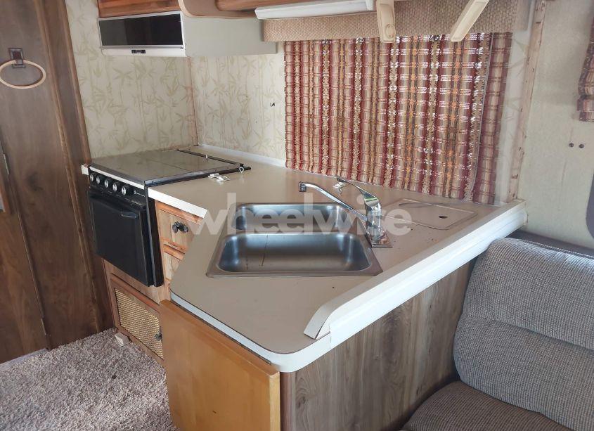 Photo 13 of 1985 Chevrolet G30 (VIN 2GBJG31M6F4104236)