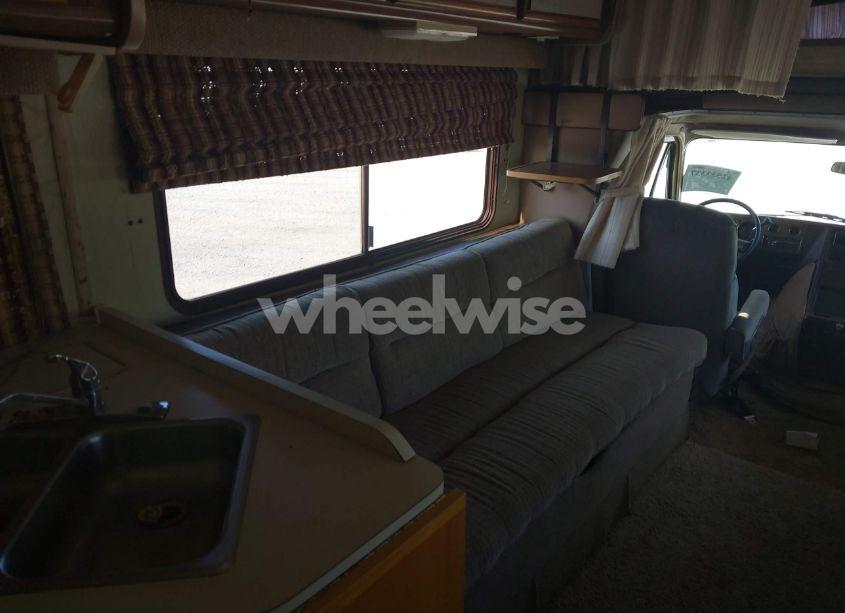 Photo 14 of 1985 Chevrolet G30 (VIN 2GBJG31M6F4104236)