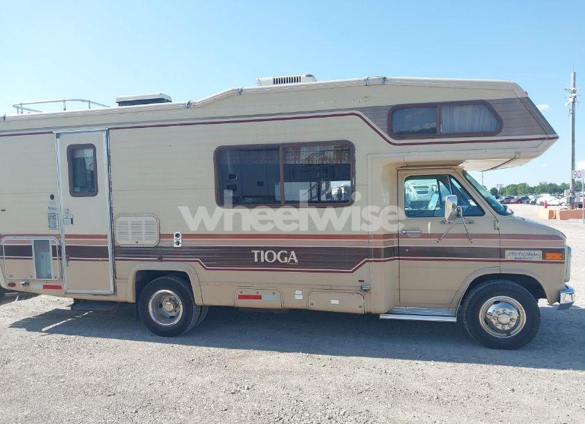 Photo 16 of 1985 Chevrolet G30 (VIN 2GBJG31M6F4104236)