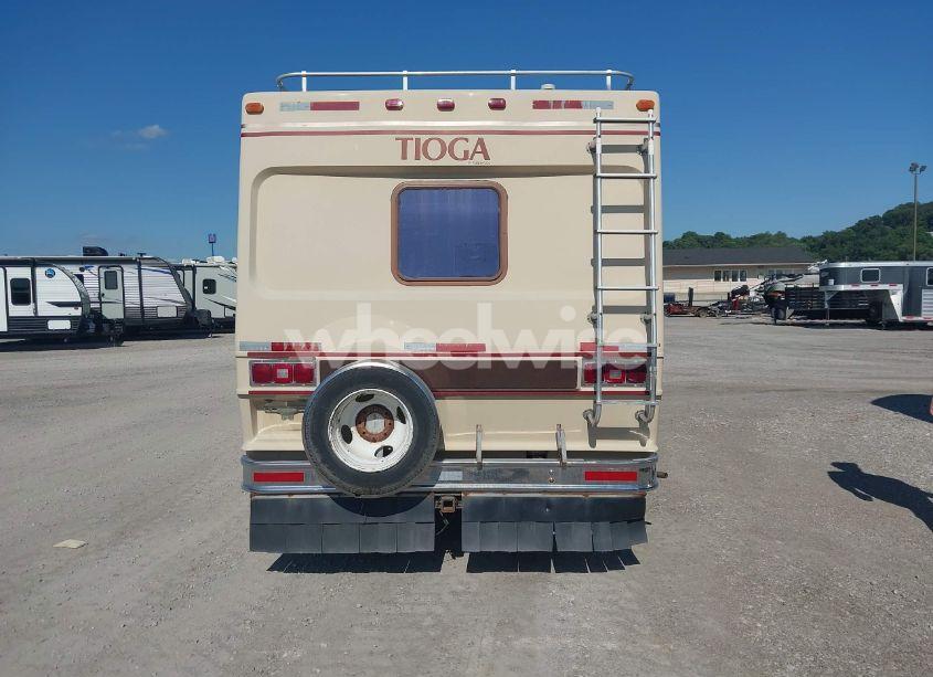 Photo 18 of 1985 Chevrolet G30 (VIN 2GBJG31M6F4104236)