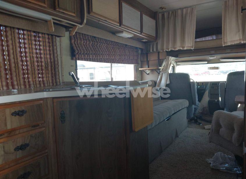 Photo 6 of 1985 Chevrolet G30 (VIN 2GBJG31M6F4104236)