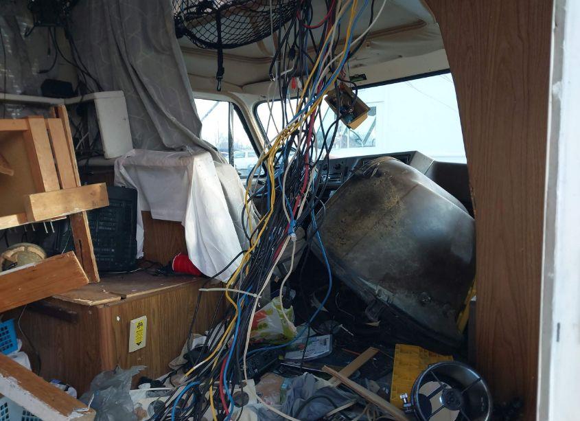 Photo 5 of 1984 Chevrolet G30 (VIN 2GBJG31M7E4119570)