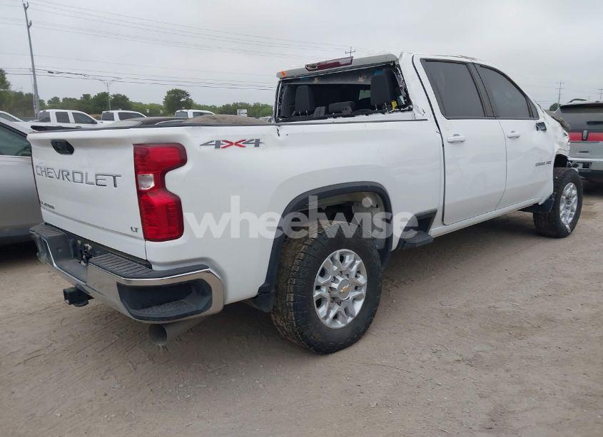 Photo 4 of 2022 Chevrolet Silverado 2500HD 4WD STANDARD BED LT (VIN 2GC1YNEYXN1203403)