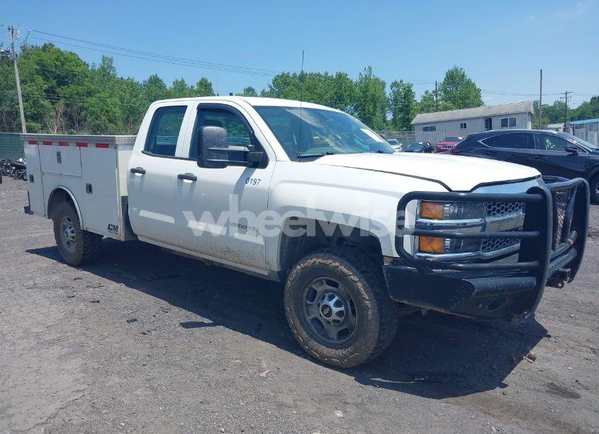 2019 Chevrolet Silverado 2500HD WT (VIN 2GC2KREG0K1220243) main photo