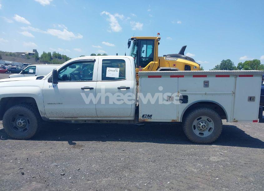 Photo 14 of 2019 Chevrolet Silverado 2500HD WT (VIN 2GC2KREG0K1220243)