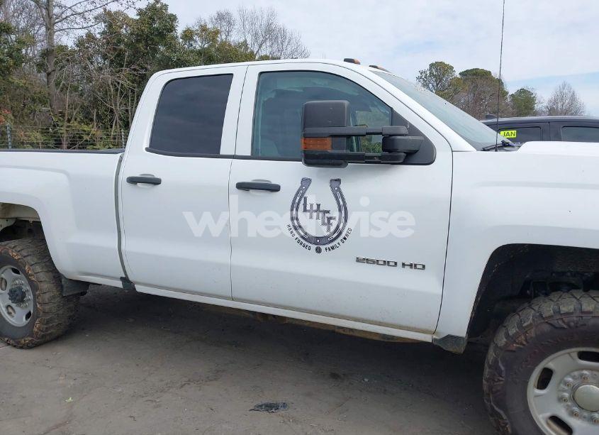 Photo 13 of 2019 Chevrolet Silverado 2500HD WT (VIN 2GC2KREG2K1245015)