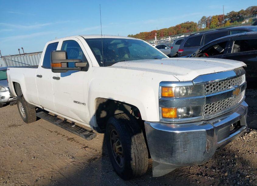 2019 Chevrolet Silverado 2500HD WT (VIN 2GC2KREG3K1143884) main photo