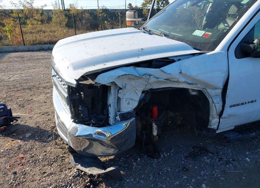 Photo 18 of 2019 Chevrolet Silverado 2500HD WT (VIN 2GC2KREG3K1143884)