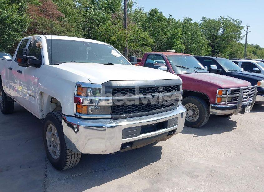 2019 Chevrolet Silverado 2500HD WT (VIN 2GC2KREG4K1147622) main photo