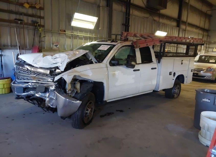 Photo 2 of 2019 Chevrolet Silverado 2500HD WT (VIN 2GC2KREG4K1152562)