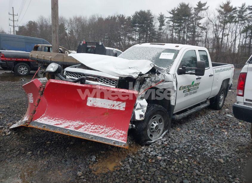 Photo 2 of 2019 Chevrolet Silverado 2500HD WT (VIN 2GC2KREG5K1244375)