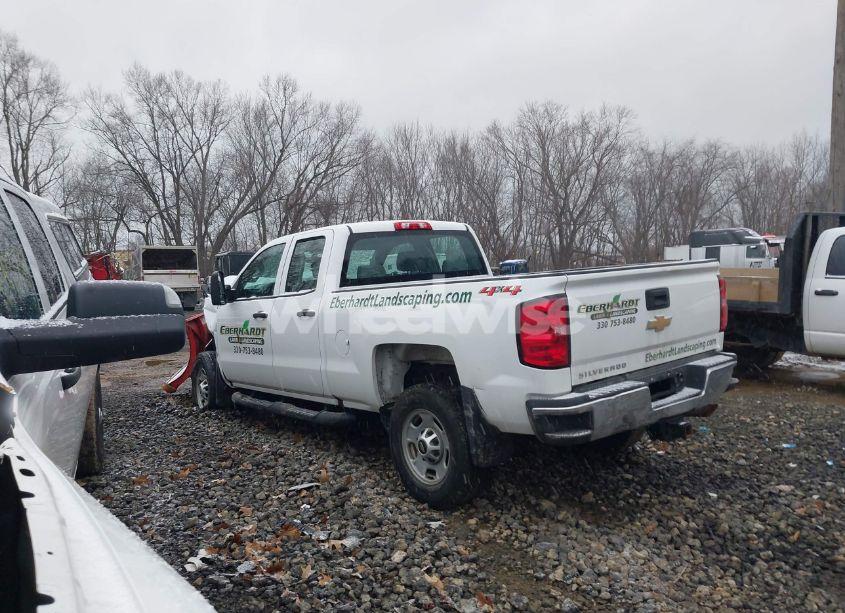 Photo 3 of 2019 Chevrolet Silverado 2500HD WT (VIN 2GC2KREG5K1244375)