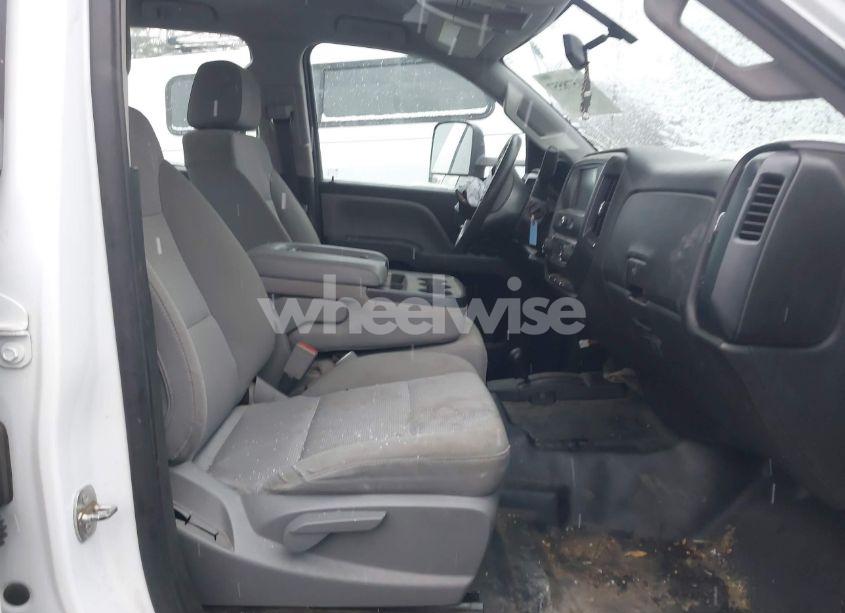 Photo 5 of 2019 Chevrolet Silverado 2500HD WT (VIN 2GC2KREG5K1244375)