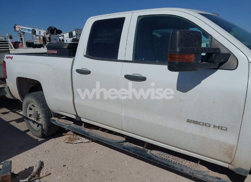 Photo 5 of 2019 Chevrolet Silverado 2500HD WT (VIN 2GC2KREG6K1151901)