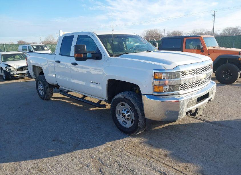 2019 Chevrolet Silverado 2500HD WT (VIN 2GC2KREG6K1238584) main photo