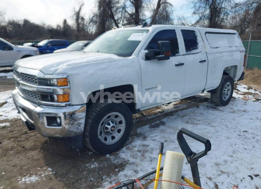 Photo 2 of 2019 Chevrolet Silverado 2500HD WT (VIN 2GC2KREG8K1172524)