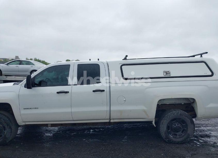 Photo 14 of 2019 Chevrolet Silverado 2500HD WT (VIN 2GC2KREG8K1223889)