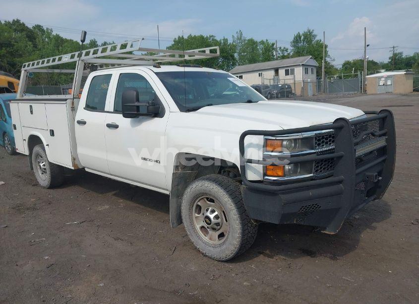 2019 Chevrolet Silverado 2500HD WT (VIN 2GC2KREG9K1156896) main photo
