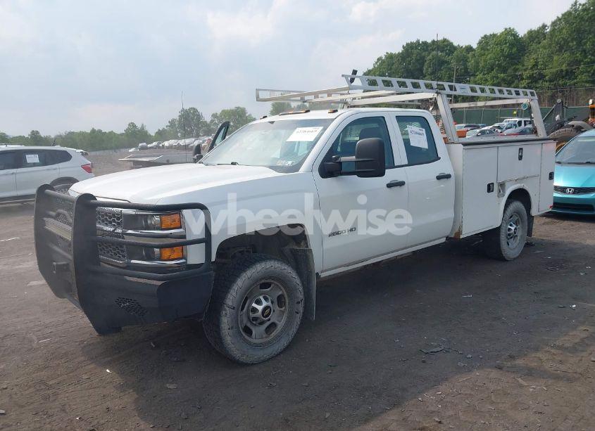 Photo 2 of 2019 Chevrolet Silverado 2500HD WT (VIN 2GC2KREG9K1156896)